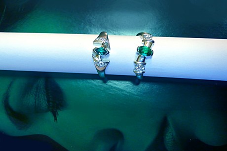 Кольцо с изумрудом и бриллиантами